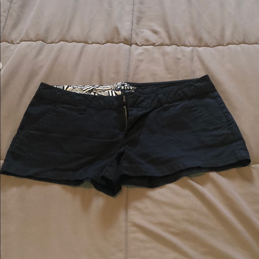 Volcom black shorts
